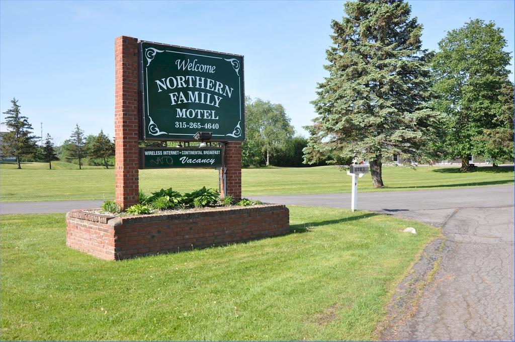 Northern Family Motel Potsdam Buitenkant foto