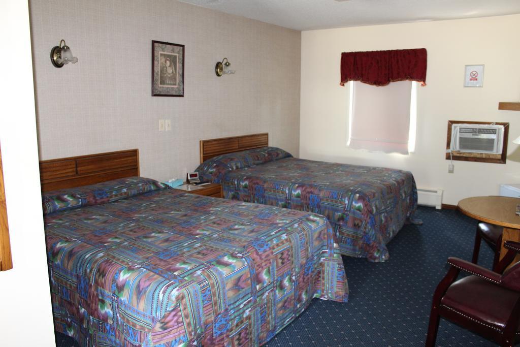 Northern Family Motel Potsdam Buitenkant foto